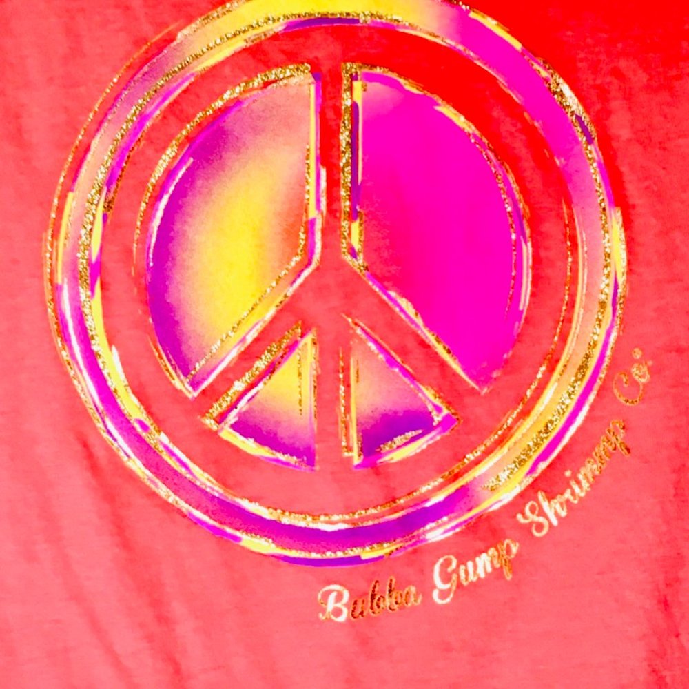 RAINBOW PEACE SIGN TEE Glitz  Coral M Bubba Gump NWT